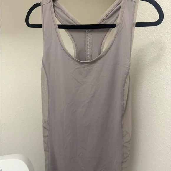 Lululemon BUNDLE OF FIVE TANKS SIZE 10 women’s! - Picture 8 of 13